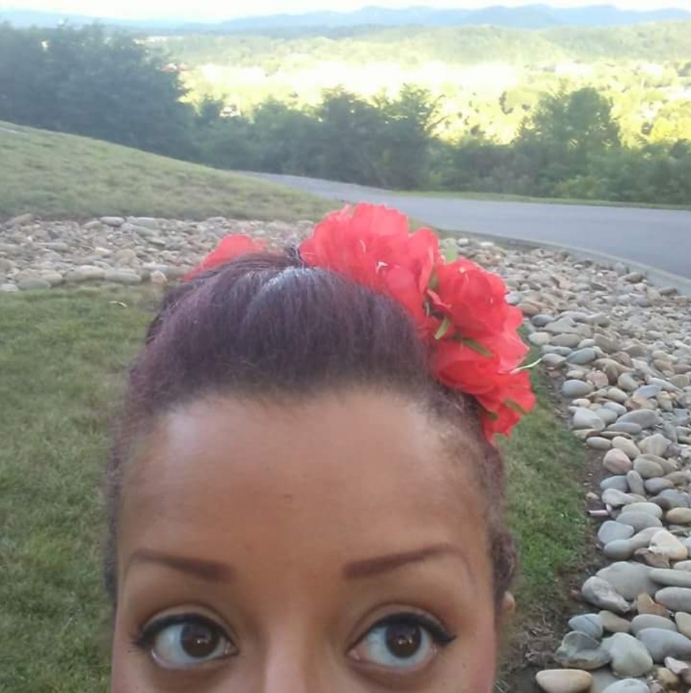 🍍🍍MEET THE POSHER 🍍🍍